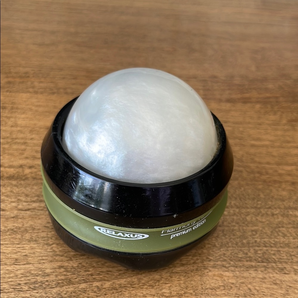 NWOT Relaxus Harmony Roller Premium Edition with Pearlescent Roller